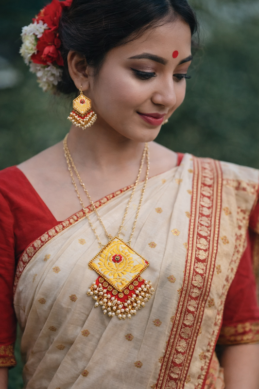 Handmade Women’s Jewellery – Pure Pat (Assam Silk) Set with Earrings